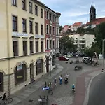 At Old Town Bridge Altstadt, Elbestrand, Fahrradweg, Schiffsanleger Apartment
