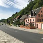 At Old Town Bridge Altstadt, Elbestrand, Fahrradweg, Schiffsanleger Apartment *