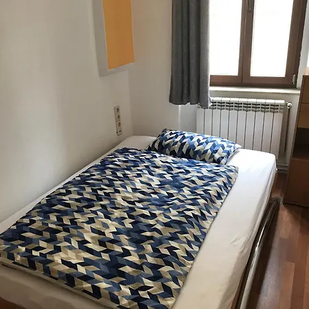 At Old Town Bridge Altstadt, Elbestrand, Fahrradweg, Schiffsanleger Lägenhet *