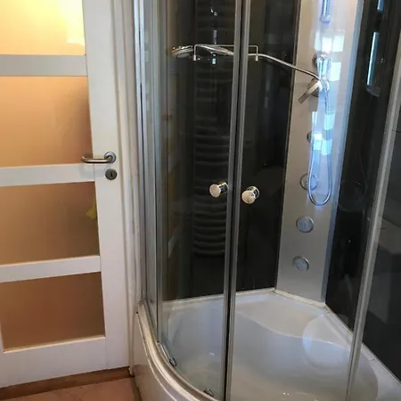 At Old Town Bridge Altstadt, Elbestrand, Fahrradweg, Schiffsanleger