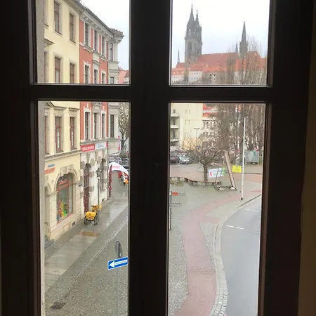 At Old Town Bridge Altstadt, Elbestrand, Fahrradweg, Schiffsanleger * Meißen