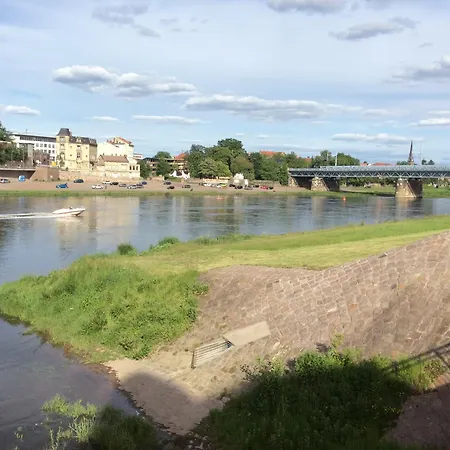 At Old Town Bridge Altstadt, Elbestrand, Fahrradweg, Schiffsanleger Meißen