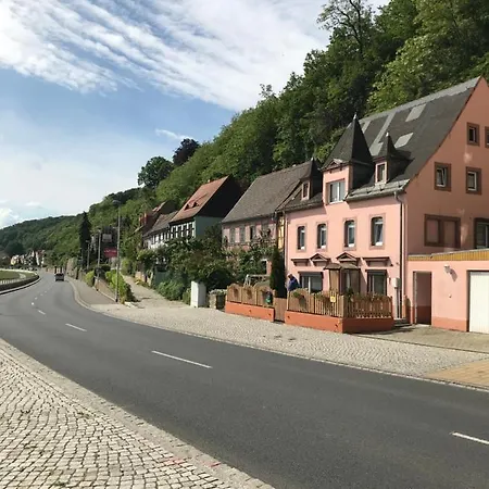 At Old Town Bridge Altstadt, Elbestrand, Fahrradweg, Schiffsanleger Apartment *