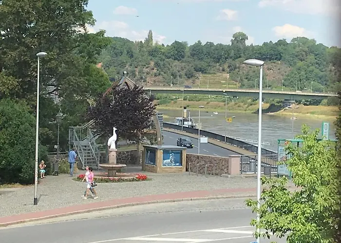 At Old Town Bridge Altstadt, Elbestrand, Fahrradweg, Schiffsanleger Apartment