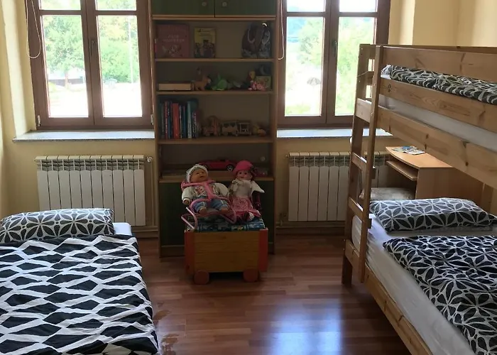 At Old Town Bridge Altstadt, Elbestrand, Fahrradweg, Schiffsanleger