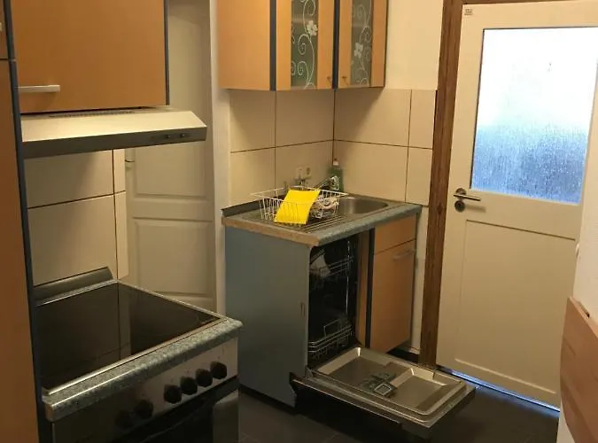 At Old Town Bridge Altstadt, Elbestrand, Fahrradweg, Schiffsanleger