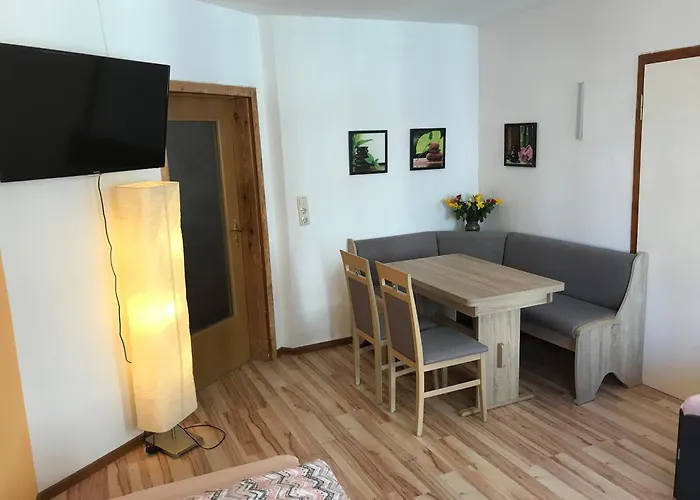 At Old Town Bridge Altstadt, Elbestrand, Fahrradweg, Schiffsanleger