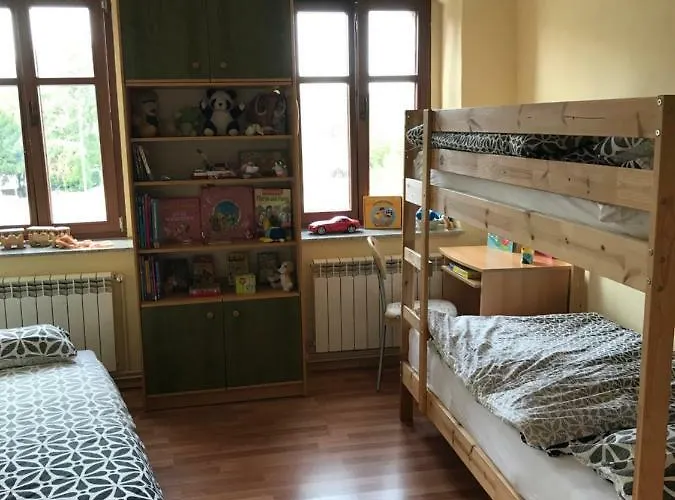 At Old Town Bridge Altstadt, Elbestrand, Fahrradweg, Schiffsanleger *