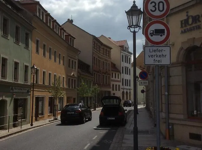 At Old Town Bridge Altstadt, Elbestrand, Fahrradweg, Schiffsanleger