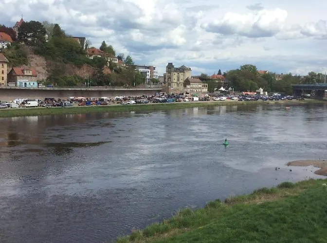 At Old Town Bridge Altstadt, Elbestrand, Fahrradweg, Schiffsanleger Apartment