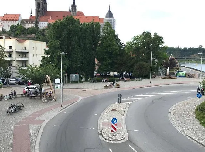 At Old Town Bridge Altstadt, Elbestrand, Fahrradweg, Schiffsanleger Apartment