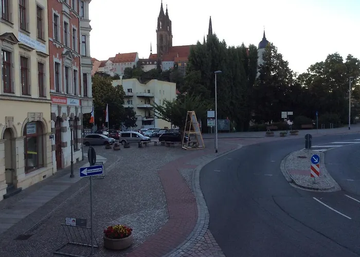 At Old Town Bridge Altstadt, Elbestrand, Fahrradweg, Schiffsanleger * Meissen