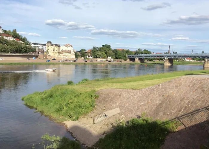 At Old Town Bridge Altstadt, Elbestrand, Fahrradweg, Schiffsanleger Meissen