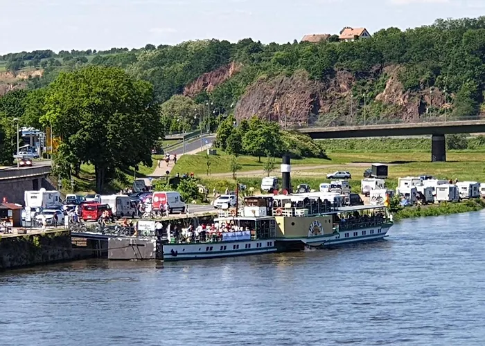 At Old Town Bridge Altstadt, Elbestrand, Fahrradweg, Schiffsanleger Apartment *