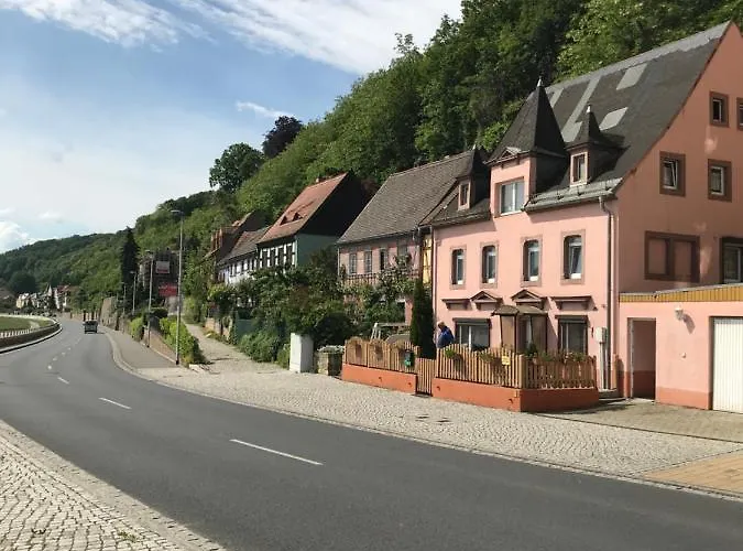 At Old Town Bridge Altstadt, Elbestrand, Fahrradweg, Schiffsanleger Apartment *
