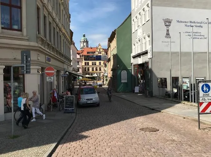 At Old Town Bridge Altstadt, Elbestrand, Fahrradweg, Schiffsanleger *