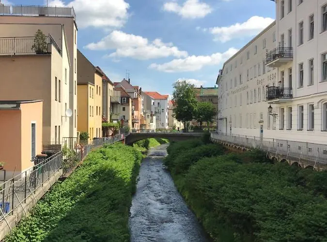 At Old Town Bridge Altstadt, Elbestrand, Fahrradweg, Schiffsanleger *